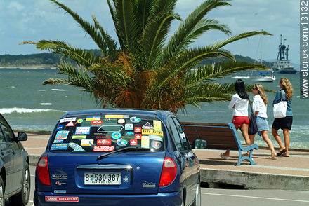 Pegotines autoadhesivos de publicidad - Punta del Este y balnearios cercanos - URUGUAY. Foto No. 13132