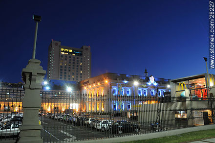 Punta Carretas Shopping mall and Sheraton hotel - Department of Montevideo - URUGUAY. Foto No. 28227