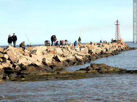Escollera del Puerto del Buceo. - Departamento de Montevideo - URUGUAY. Foto No. 4038