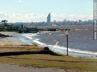 Playa del Cerro en invierno. - Departamento de Montevideo - URUGUAY. Foto No. 3986