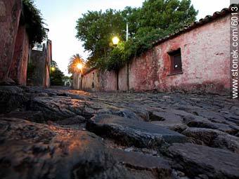 Calle de los Suspiros. (street of the sighs) - Department of Colonia - URUGUAY. Photo #6013
