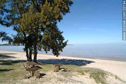 Playa de Colonia - Departamento de Colonia - URUGUAY. Foto No. 22194