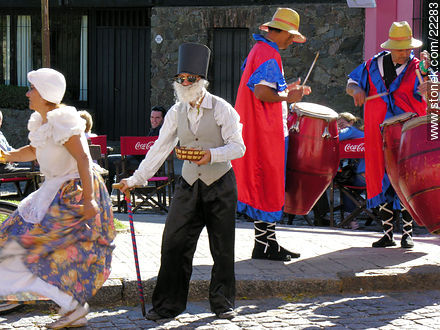 Representaciones de candombe para los turistas - Departamento de Colonia - URUGUAY. Foto No. 22283