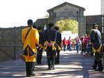 Teatralización de los movimientos de guardia en el Portón de San Pedro - Foto #22259