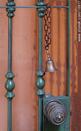 Door knocker in railing - Department of Montevideo - URUGUAY. Photo #10817