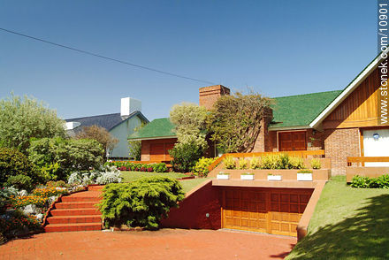  - Punta del Este y balnearios cercanos - URUGUAY. Foto No. 10901