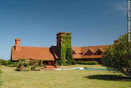  - Punta del Este y balnearios cercanos - URUGUAY. Foto No. 10909