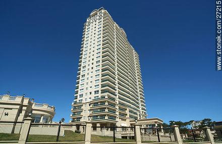 Torre  Le Jardin - Punta del Este y balnearios cercanos - URUGUAY. Foto No. 27215