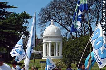 Banderas Partido Blanco, listas 903 y 2004 - Departamento de Montevideo - URUGUAY. Foto No. 10594