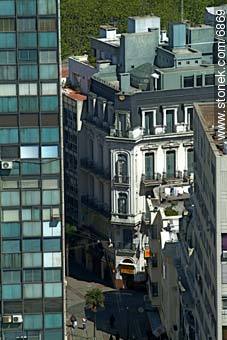 Plaza Fuerte Hotel in Sarandi pedestrian  and Bartolome Mitre streets - Department of Montevideo - URUGUAY. Photo #6869