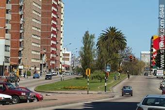Av. Italia y Fco. Simon - Departamento de Montevideo - URUGUAY. Foto No. 6948