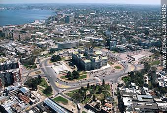 Vista aérea del Palacio Legislativo - Departamento de Montevideo - URUGUAY. Foto No. 6985