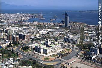 Vista aérea del Palacio Legislativo - Departamento de Montevideo - URUGUAY. Foto No. 6986