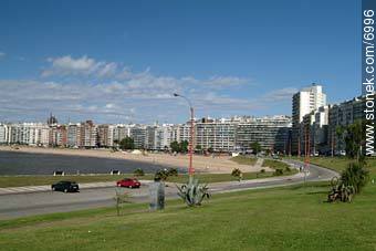 Playa Pocitos - Departamento de Montevideo - URUGUAY. Foto No. 6996