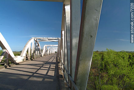 Puente en la ruta 7 sobre el río Santa Lucía -  - URUGUAY. Foto No. 7220