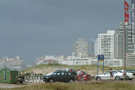 Edificios de la rambla de Punta del Este - Punta del Este y balnearios cercanos - URUGUAY. Foto No. 7941