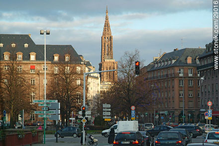 Catedral de Estrasburgo al fondo - Región de Alsacia - FRANCIA. Foto No. 29016
