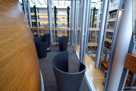 Interior del Parlamento Europeo en Estrasburgo. Habitáculos para conversar con privacidad. - Región de Alsacia - FRANCIA. Foto No. 29063
