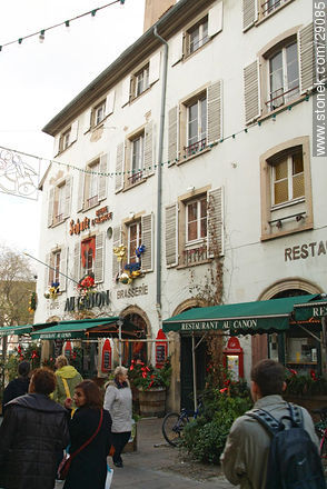 Restaurant au Canon en la rue de Bouchers - Región de Alsacia - FRANCIA. Foto No. 29085