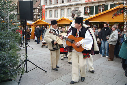 Festejos de la semana de Rumania en la plaza Gutenberg - Región de Alsacia - FRANCIA. Foto No. 29110