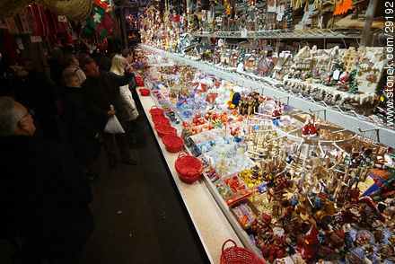 Feria de Navidad en Estrasburgo. Adornos de Navidad. - Región de Alsacia - FRANCIA. Foto No. 29192