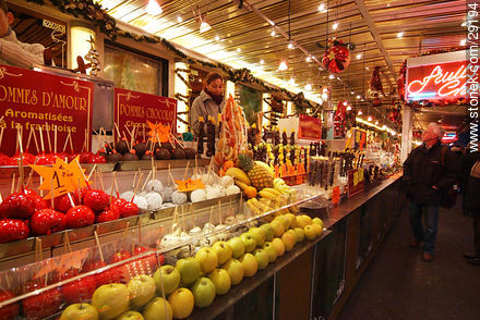 Christmas fair in Strasbourg. - Region of Alsace - FRANCE. Photo #29194