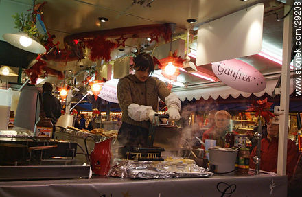 Feria de Navidad en Estrasburgo. Waffles y crèpes - Región de Alsacia - FRANCIA. Foto No. 29208