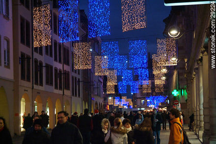 Rue des Grandes Arcades adornada de Navidad - Región de Alsacia - FRANCIA. Foto No. 29224