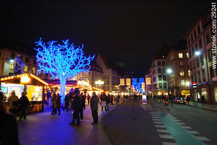 Rue des Grandes Arcades adornada de Navidad - Región de Alsacia - FRANCIA. Foto No. 29241