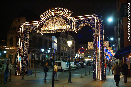 Strasbourg, ville de lumière - Región de Alsacia - FRANCIA. Foto No. 29245