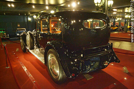 Parte posterior de la limusina Bugatti de lujo de 1933 - Región de Alsacia - FRANCIA. Foto No. 27712