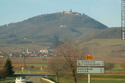 Road D1b to St. Hippolyte,  Haut-Koenigsbourg, Rorschwihr and Rodern - Region of Alsace - FRANCE. Foto No. 27927