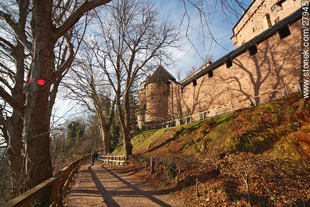 Acceso al castillo Haut-Koenigsbourg - Región de Alsacia - FRANCIA. Foto No. 27945