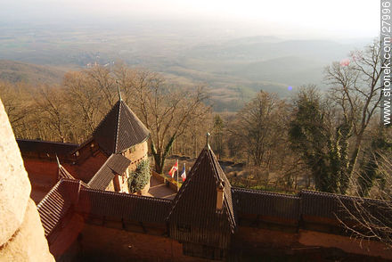 Castillo Haut-Koenigsbourg. Vista al valle en invierno - Región de Alsacia - FRANCIA. Foto No. 27996