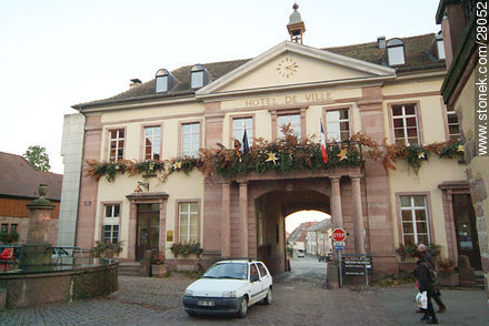 Hotel de Ville, intendencia de Riquewihr - Región de Alsacia - FRANCIA. Foto No. 28052