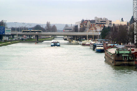 Barcazas en el río Vesla en Reims -  - FRANCIA. Foto No. 27649