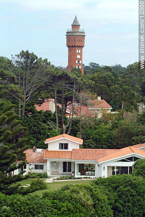 Torre del hotel L'Auberge - Punta del Este y balnearios cercanos - URUGUAY. Foto No. 12300