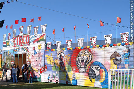 Circo en Av. Italia - Departamento de Montevideo - URUGUAY. Foto No. 22627