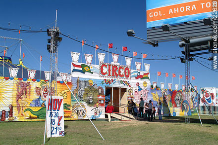 Circo en Av. Italia - Departamento de Montevideo - URUGUAY. Foto No. 22628