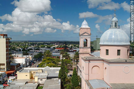 Vista general de la ciudad de Maldonado y su catedral - Departamento de Maldonado - URUGUAY. Foto No. 16678