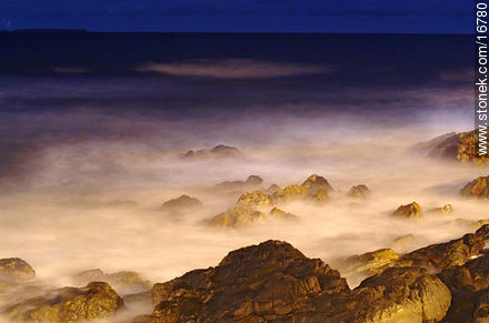 Foam on the rocks of Brava beach - Punta del Este and its near resorts - URUGUAY. Foto No. 16780