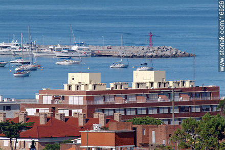 Edificios de la parada 1 de la Mansa - Punta del Este y balnearios cercanos - URUGUAY. Foto No. 16926