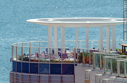 Solarium del hotel Conrad - Punta del Este y balnearios cercanos - URUGUAY. Foto No. 16931
