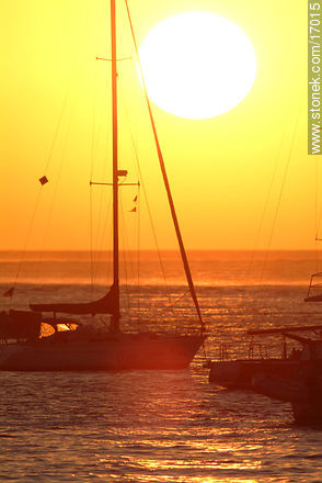 Sundown in the port of Punta del Este - Punta del Este and its near resorts - URUGUAY. Foto No. 17015