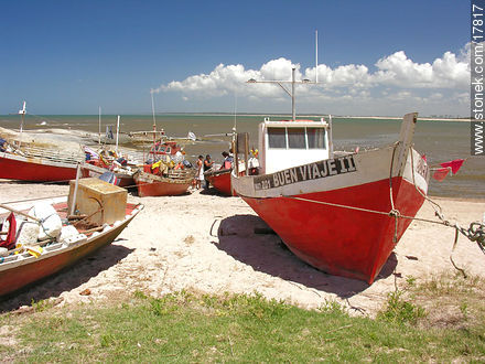 Botes de pescadores. - Punta del Este y balnearios cercanos - URUGUAY. Foto No. 17817