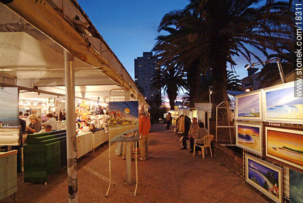 Mercado de los artesanos - Punta del Este y balnearios cercanos - URUGUAY. Foto No. 18311