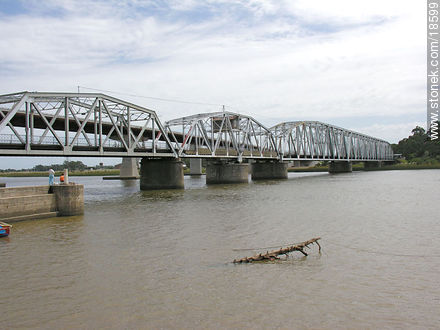 Puente antiguo y puente nuevo. - Departamento de Montevideo - URUGUAY. Foto No. 18599