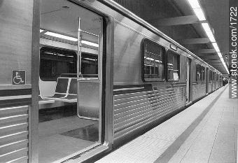 Subway inaugurated in 1993 -  - USA-CANADA. Foto No. 1722