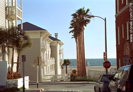 Vicente Terrace street in Santa Monica, Dogtown -  - USA-CANADA. Foto No. 3176