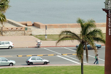 Rambla en el Cubo del Sur - Departamento de Montevideo - URUGUAY. Foto No. 16254